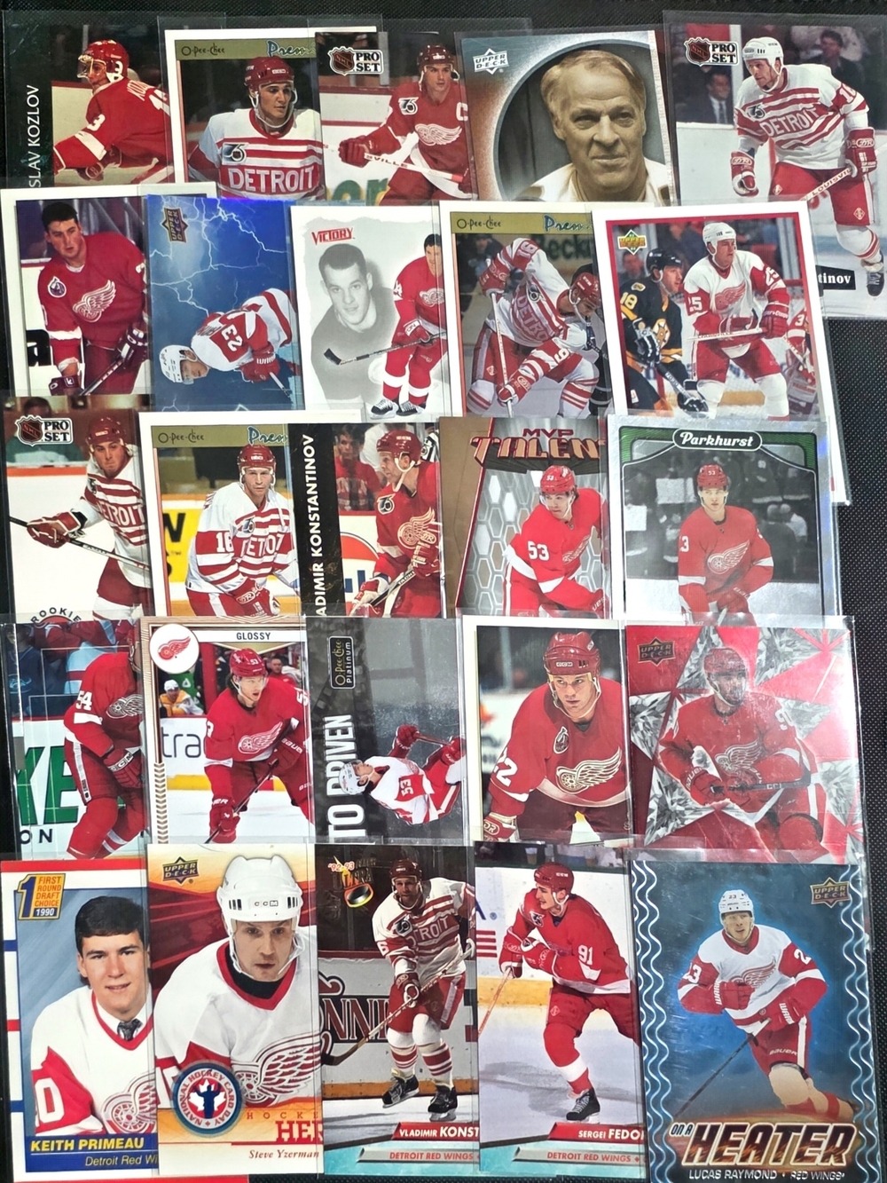 Detroit Red Wings Hockey Card Lot - 25 Cards, Inserts, Stars, Rookies